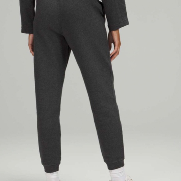 EUC Lululemon Ribbed High-Rise Jogger 25" *7/8 Length Heathered Black Size 6 - Picture 2 of 6